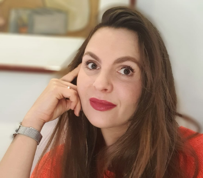 Prof Diretora Fundadora Yulia